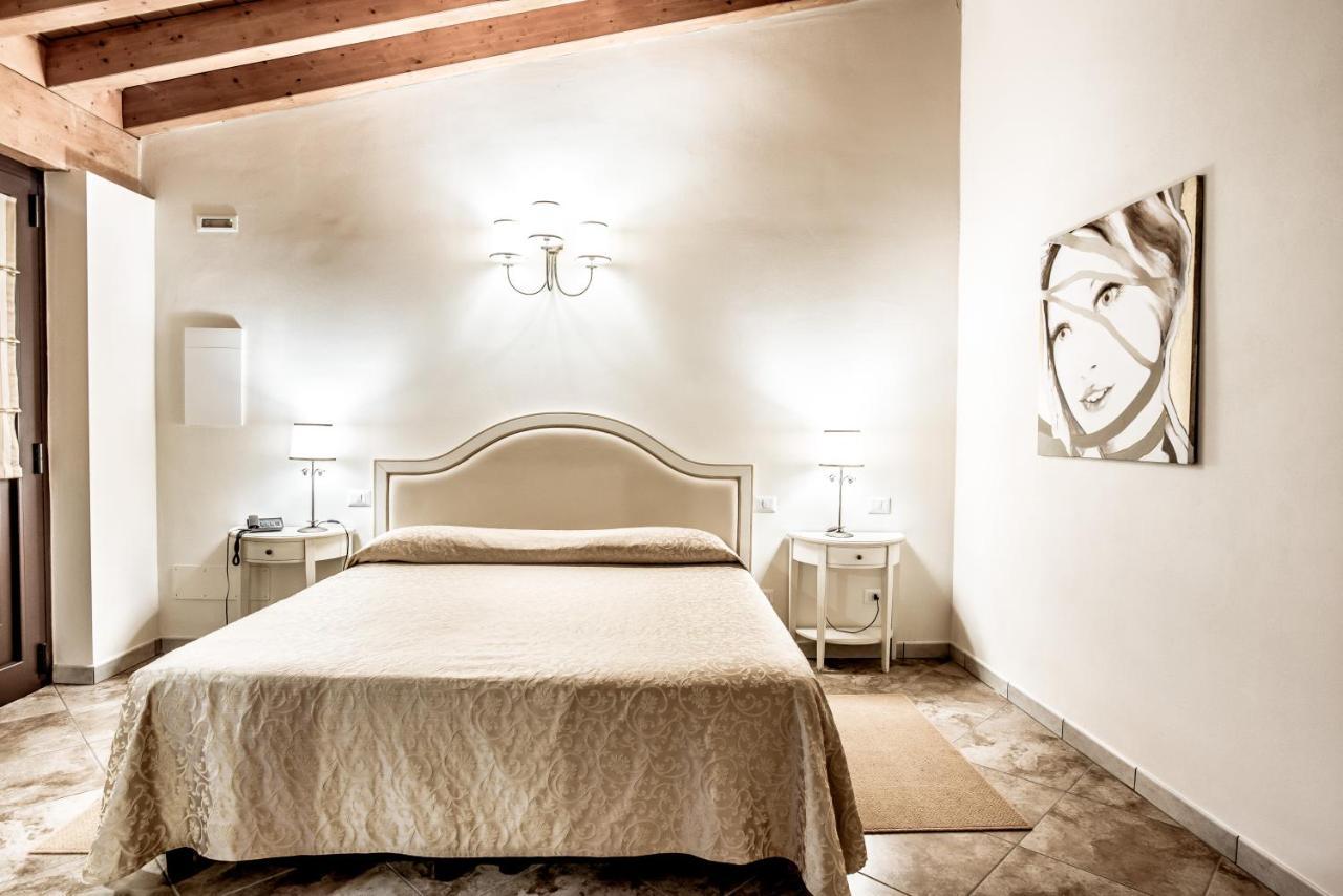 Hotel Villa Borghesi Corte dei Cortesi ภายนอก รูปภาพ